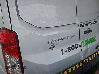 2017 Ford Transit Cargo z VIN 1FTYE1CMXHKA48291, wystawiony jako IAAI lot #42731289 z przebiegiem 142 973 mil mil oraz . Historia ofert i sprzedaży dostępna na DreamBid. Obrazek 30.