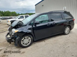 2015 Toyota Sienna XLE z VIN 5TDYK3DC7FS564690, wystawiony jako Copart lot #65707805 z przebiegiem 163 857 mil mil oraz Nie do naprawy • Non repairable. Historia ofert i sprzedaży dostępna na DreamBid. Obrazek 1.