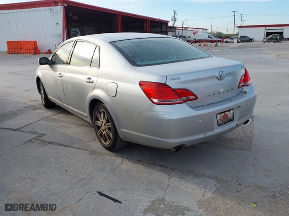 2006 Toyota Avalon XL with VIN 4T1BK36B86U072865, listed as a IAAI auction lot 41875068 with 313,100 mi miles. Bid and sale history available at carsss.com. Image 3.