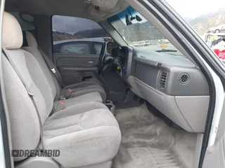 2005 Chevrolet Tahoe LS with VIN 1GNEC13V85J243672, listed as a IAAI auction lot 41801268 with 202,624 mi miles. Bid and sale history available at carsss.com. Image 5.