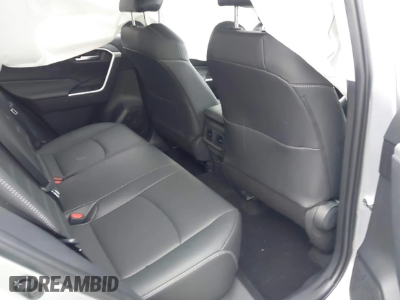 2025 Toyota RAV4 XLE Premium z VIN 2T3A1RFV6SC503413, wystawiony jako IAAI lot #41946001 z przebiegiem 831 mil mil oraz . Historia ofert i sprzedaży dostępna na DreamBid. Obrazek 8.