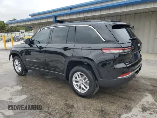 2025 Jeep Grand Cherokee Laredo with VIN 1C4RJHAG1SC278728, listed as a Copart auction lot 45920395 with 3,850 mi miles and Salvage Title. Bid and sale history available at DreamBid. Image 2.