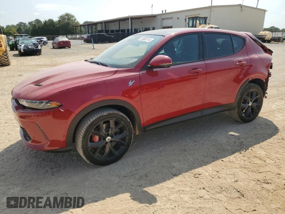 2024 Dodge Hornet GT Plus with VIN ZACNDFANXR3A38888, listed as a Copart auction lot 70686114 with 523 mi miles and Salvage title. Bid and sale history available at DreamBid. Image 1.