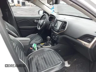 2016 Jeep Cherokee Latitude with VIN 1C4PJMCB8GW282752, listed as a IAAI auction lot 41475436 with 94,257 mi miles. Bid and sale history available at carsss.com. Image 5.