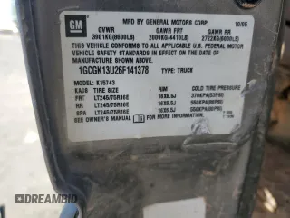 2006 Chevrolet Silverado 1500HD LT2 z VIN 1GCGK13U26F141378, wystawiony jako Copart lot #72618994 z przebiegiem Nie podano mil oraz Szkoda całkowita • Salvage title. Historia ofert i sprzedaży dostępna na DreamBid. Obrazek 13.