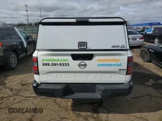 2025 Nissan Frontier SV z VIN 1N6ED1CMXSN623529, wystawiony jako Copart lot #51089935 z przebiegiem 303 mil mil oraz Tytuł czysty. Historia ofert i sprzedaży dostępna na DreamBid. Obrazek 6.