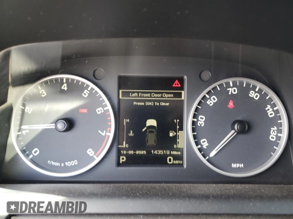 2015 Land Rover LR4 HSE with VIN SALAG2V6XFA754883, listed as a Copart auction lot 61782775 with 143,519 mi miles and Clean title. Bid and sale history available at DreamBid. Image 9.