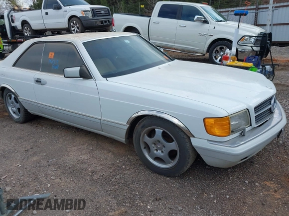 1990 Mercedes-Benz 560 with VIN WDBCA45E9LA549067, listed as a IAAI auction lot 41849642 with 124,516 mi miles and . Bid and sale history available at DreamBid. Image 1.