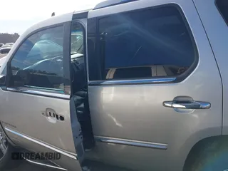 2010 Cadillac Escalade z VIN 1GYUCAEF9AR180758, wystawiony jako IAAI lot #41419380 z przebiegiem 201 784 mil mil oraz . Historia ofert i sprzedaży dostępna na DreamBid. Obrazek 15.