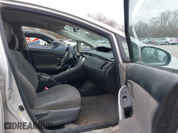 2013 Toyota Prius One with VIN JTDKN3DU5D5687140, listed as a IAAI auction lot 41881490 with 275,932 mi miles and . Bid and sale history available at DreamBid. Image 5.