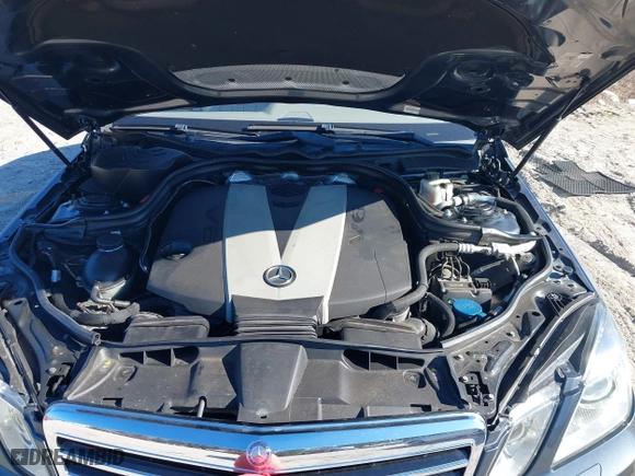 2011 Mercedes-Benz E-Class E 350 Luxury BlueTEC with VIN WDDHF2EB8BA313386, listed as a IAAI auction lot 41367647 with 124,720 mi miles. Bid and sale history available at carsss.com. Image 10.