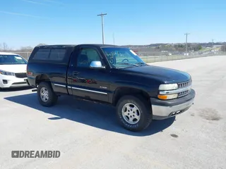1999 Chevrolet Silverado 1500 LS with VIN 1GCEK14T9XZ213688, listed as a IAAI auction lot 41818993 with 192,743 mi miles. Bid and sale history available at carsss.com. Image 1.