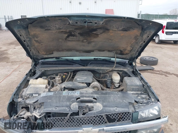 2004 Chevrolet Silverado 1500 Work Truck with VIN 2GCEC19T941193338, listed as a IAAI auction lot 41904989 with 147,616 mi miles. Bid and sale history available at carsss.com. Image 10.
