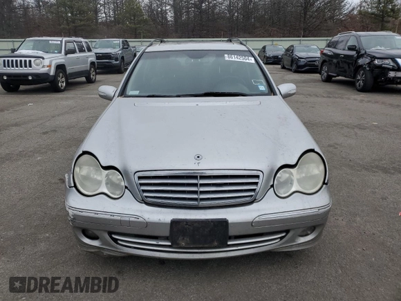 2005 Mercedes-Benz C 240 z VIN WDBRH81J35F622651, wystawiony jako Copart lot #86142504 z przebiegiem 90 563 mil mil oraz Tytuł czysty. Historia ofert i sprzedaży dostępna na DreamBid. Obrazek 5.