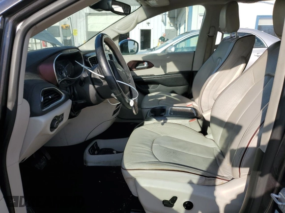 2017 Chrysler Pacifica Limited with VIN 2C4RC1GG2HR836062, listed as a Copart auction lot 50992405 with 135,333 mi miles and Salvage Title. Bid and sale history available at DreamBid. Image 7.