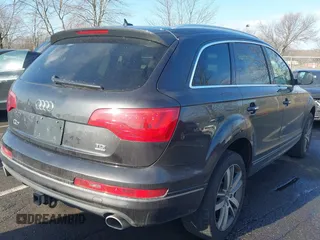 2014 Audi Q7 Premium Plus z VIN WA1LMAFE7ED012604, wystawiony jako IAAI lot #41526909 z przebiegiem 102 187 mil mil oraz . Historia ofert i sprzedaży dostępna na DreamBid. Obrazek 4.