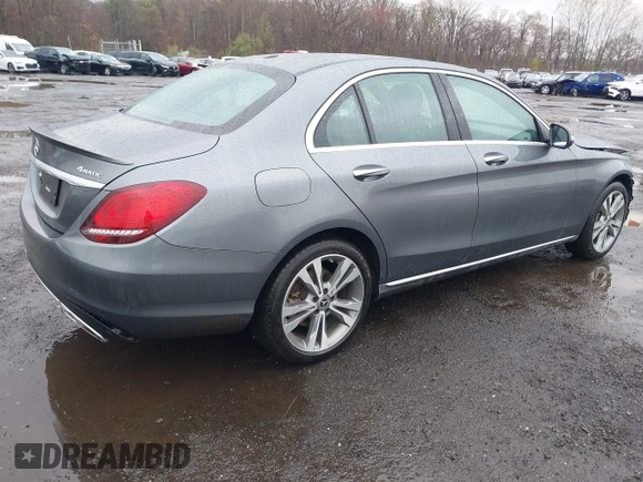 2019 Mercedes-Benz C 300 z VIN 55SWF8EBXKU291272, wystawiony jako IAAI lot #41976071 z przebiegiem 59 100 mil mil oraz . Historia ofert i sprzedaży dostępna na DreamBid. Obrazek 4.