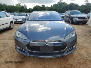 2013 Tesla Model S с VIN 5YJSA1CG6DFP21533, выставлен на аукционе Copart как лот 60850815 с пробегом 24 220 миль миль и На запчасти • Non repairable. История ставок и продаж доступна на DreamBid. Изображение 5.
