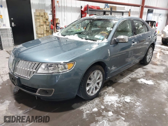 2012 Lincoln MKZ with VIN 3LNHL2JC1CR808629, listed as a IAAI auction lot 41556956 with 176,086 mi miles. Bid and sale history available at carsss.com. Image 2.