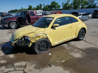 2012 Volkswagen Beetle 2.5L with VIN 3VWJX7AT9CM648436, listed as a Copart auction lot 58030765 with 111,530 mi miles and Salvage title. Bid and sale history available at DreamBid. Image 1.