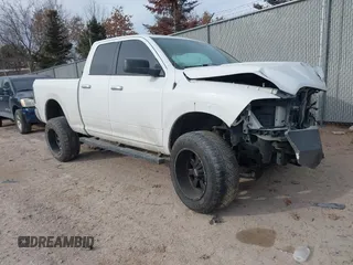 2015 Ram 1500 Big Horn z VIN 1C6RR7GT0FS605663, wystawiony jako IAAI lot #41478714 z przebiegiem 148 239 mil mil oraz . Historia ofert i sprzedaży dostępna na DreamBid. Obrazek 1.