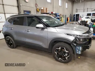 2024 Kia Seltos EX z VIN KNDER2AA0R7581163, wystawiony jako Copart lot #53490765 z przebiegiem 13 671 mil mil oraz Nie do naprawy • Non repairable. Historia ofert i sprzedaży dostępna na DreamBid. Obrazek 4.