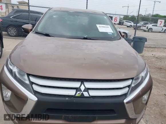 2020 Mitsubishi Eclipse Cross ES z VIN JA4AS3AAXLZ021438, wystawiony jako IAAI lot #41900181 z przebiegiem 91 306 mil mil oraz . Historia ofert i sprzedaży dostępna na DreamBid. Obrazek 6.