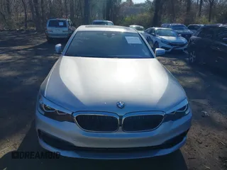 2019 BMW 5 Series 530i xDrive с VIN WBAJA7C52KWW00856, выставлен на аукционе IAAI как лот 41991300 с пробегом 81 487 миль миль и . История ставок и продаж доступна на DreamBid. Изображение 6.