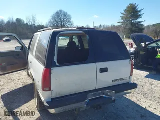 1996 Chevrolet Tahoe Limited with VIN 1GNEC13R0TJ309292, listed as a IAAI auction lot 41412643 with 219,815 mi miles. Bid and sale history available at carsss.com. Image 6.