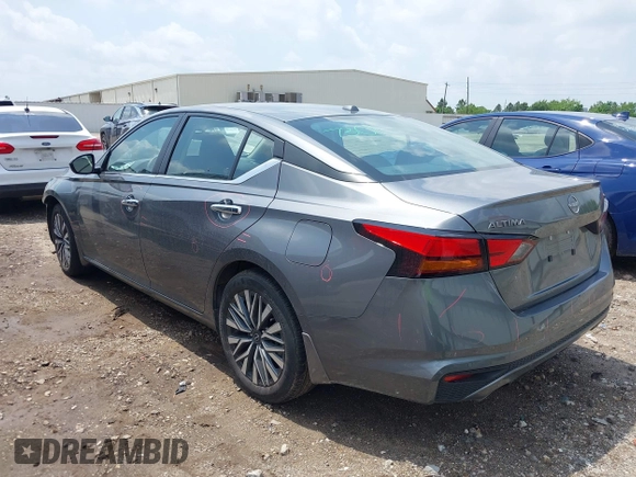 2024 Nissan Altima SV z VIN 1N4BL4DV0RN400448, wystawiony jako IAAI lot #42087763 z przebiegiem 8 749 mil mil oraz . Historia ofert i sprzedaży dostępna na DreamBid. Obrazek 3.