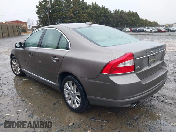 2011 Volvo S80 3.2L with VIN YV1940AS2B1148864, listed as a IAAI auction lot 41721256 with 92,714 mi miles. Bid and sale history available at carsss.com. Image 3.
