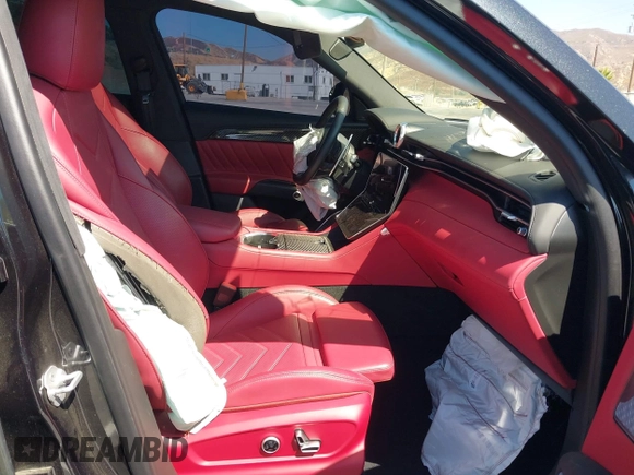 2023 Maserati Grecale Modena z VIN ZN682AVM4P7427440, wystawiony jako IAAI lot #40210925 z przebiegiem Nie podano mil oraz . Historia ofert i sprzedaży dostępna na DreamBid. Obrazek 5.