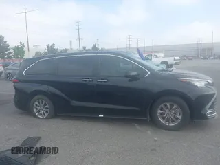 2022 Toyota Sienna XLE z VIN 5TDYRKEC8NS123217, wystawiony jako IAAI lot #42224483 z przebiegiem 73 802 mil mil oraz . Historia ofert i sprzedaży dostępna na DreamBid. Obrazek 13.