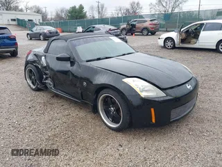 2005 Nissan 350Z Touring z VIN JN1AZ36A45M759488, wystawiony jako IAAI lot #41023040 z przebiegiem 54 279 mil mil oraz . Historia ofert i sprzedaży dostępna na DreamBid. Obrazek 1.