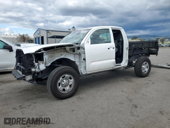 2018 Toyota Tacoma SR z VIN 5TFRX5GN2JX105908, wystawiony jako Copart lot #48301235 z przebiegiem 73 139 mil mil oraz Szkoda całkowita • Salvage title. Historia ofert i sprzedaży dostępna na DreamBid. Obrazek 1.