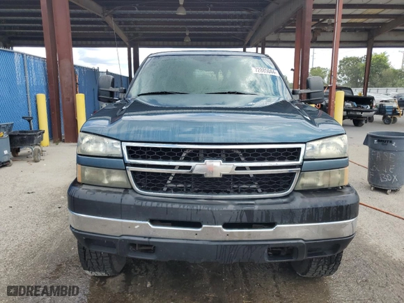 2007 Chevrolet Silverado 2500HD Classic Work Truck with VIN 1GCHK29U47E157302, listed as a Copart auction lot 72885044 with NaN miles and Salvage Title. Bid and sale history available at carsss.com. Image 5.
