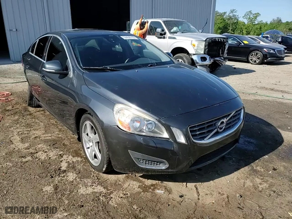 2013 Volvo S60 T5 with VIN YV1612FH3D2177811, listed as a Copart auction lot 53438715 with 146,829 mi miles and Salvage Title. Bid and sale history available at carsss.com. Image 13.