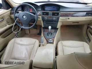 2008 BMW 3 Series 328xi z VIN WBAVC93578K056457, wystawiony jako Copart lot #57771205 z przebiegiem 172 843 mil mil oraz Czysty tytuł • Clean title. Historia ofert i sprzedaży dostępna na DreamBid. Obrazek 8.