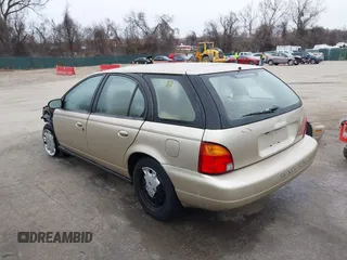 1997 Saturn SW z VIN 1G8ZK8270VZ205793, wystawiony jako IAAI lot #41609103 z przebiegiem 120 754 mil mil oraz . Historia ofert i sprzedaży dostępna na DreamBid. Obrazek 3.