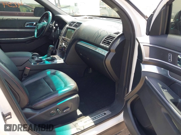 2017 Ford Explorer Sport z VIN 1FM5K8GT6HGA83768, wystawiony jako IAAI lot #42234234 z przebiegiem 82 063 mil mil oraz . Historia ofert i sprzedaży dostępna na DreamBid. Obrazek 5.
