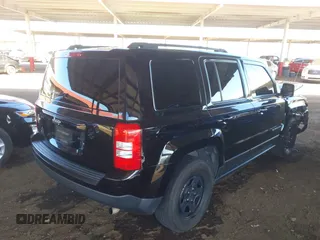 2014 Jeep Patriot Sport with VIN 1C4NJPBB7ED915924, listed as a IAAI auction lot 41641555 with 131,732 mi miles. Bid and sale history available at carsss.com. Image 4.