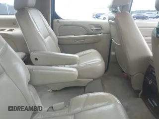 2011 Cadillac Escalade ESV Premium z VIN 1GYS4JEF9BR130075, wystawiony jako IAAI lot #42201585 z przebiegiem 237 607 mil mil oraz . Historia ofert i sprzedaży dostępna na DreamBid. Obrazek 8.