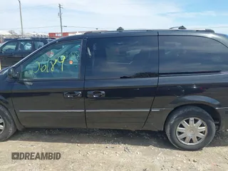 2005 Chrysler Town & Country Limited with VIN 2C8GP64L35R355967, listed as a IAAI auction lot 42106189 with 287,568 mi miles. Bid and sale history available at carsss.com. Image 14.