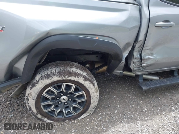 2024 Chevrolet Colorado 4WD Z71 with VIN 1GCPTDEK3R1152059, listed as a IAAI auction lot 42383826 with 4,002 mi miles and . Bid and sale history available at DreamBid. Image 6.