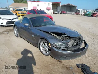 2008 BMW Z4 3.0i z VIN 4USBU33518LW75723, wystawiony jako IAAI lot #42350961 z przebiegiem 62 493 mil mil oraz . Historia ofert i sprzedaży dostępna na DreamBid. Obrazek 1.