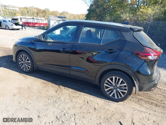 2023 Nissan Kicks SV with VIN 3N1CP5CV9PL558393, listed as a IAAI auction lot 40697756 with 31,375 mi miles. Bid and sale history available at carsss.com. Image 3.