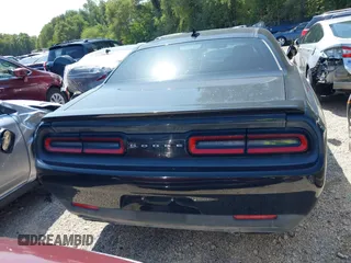 2017 Dodge Challenger R/T z VIN 2C3CDZBT8HH606039, wystawiony jako IAAI lot #40267305 z przebiegiem 69 024 mil mil oraz . Historia ofert i sprzedaży dostępna na DreamBid. Obrazek 16.