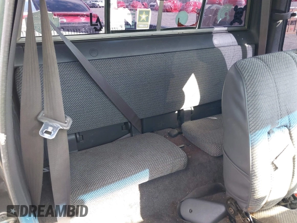 1992 Toyota Pickup DLX with VIN JT4RN93P5N5058671, listed as a IAAI auction lot 41712213 with 232,869 mi miles and . Bid and sale history available at DreamBid. Image 8.