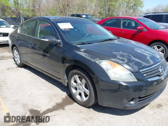 2008 Nissan Altima 3.5 SE with VIN 1N4BL21E28C140184, listed as a IAAI auction lot 41979848 with 146,107 mi miles. Bid and sale history available at carsss.com. Image 1.