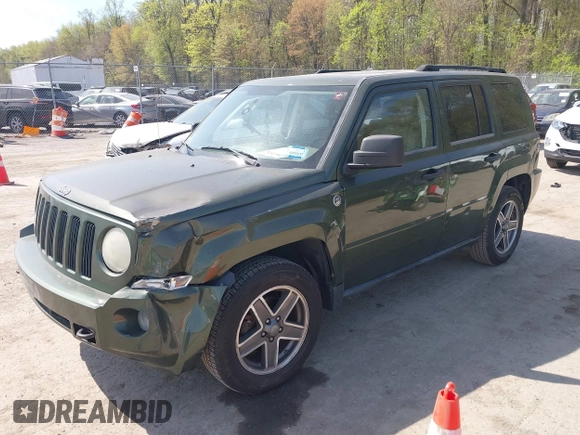 2008 Jeep Patriot Sport with VIN 1J8FF28W98D785130, listed as a IAAI auction lot 42069574 with 180,092 mi miles. Bid and sale history available at carsss.com. Image 2.